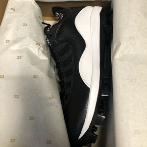 Jordan Retro 10 MCS baseball cleats